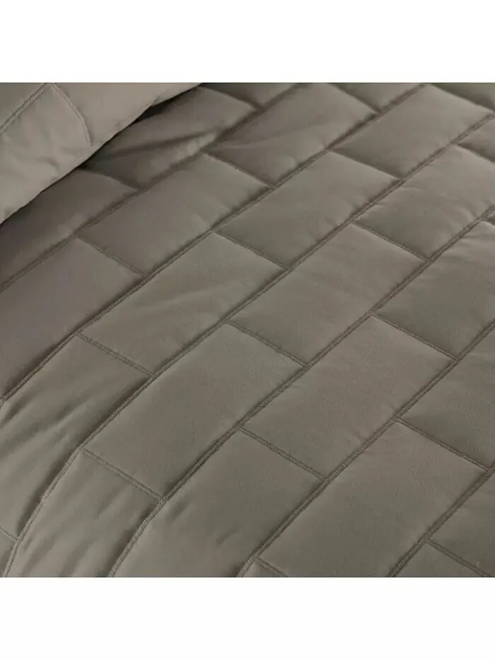 Легкий комплект одеял из трех предметов для фермерского дома Southshore Fine Linens — изображение 3 из 7, тауп