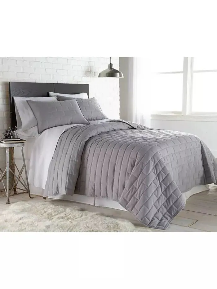 Легкий комплект одеял из трех предметов для фермерского дома Southshore Fine Linens — изображение 1 из 7, серый