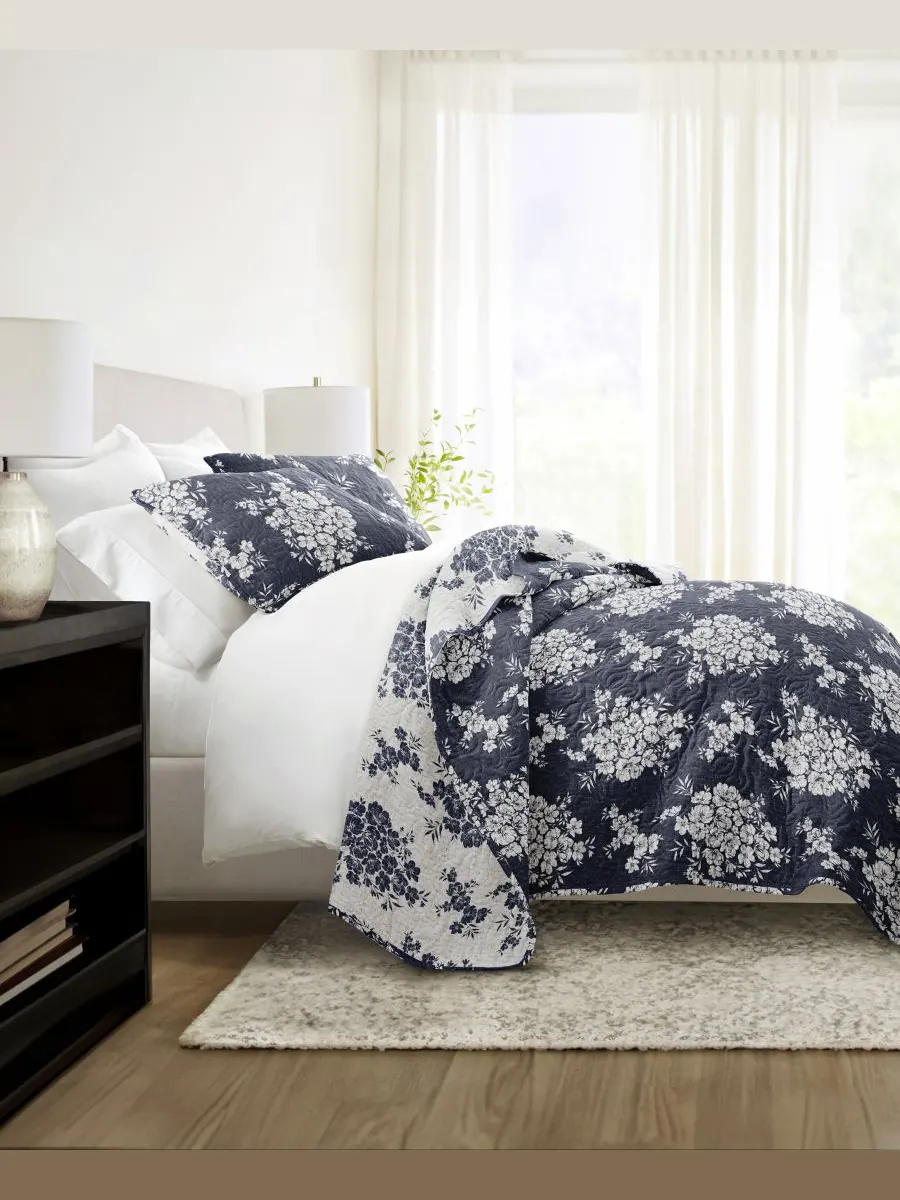 Двусторонний комплект постельного белья Distressed Bouquet из 3 предметов, размер King/California — изображение 8 из 10