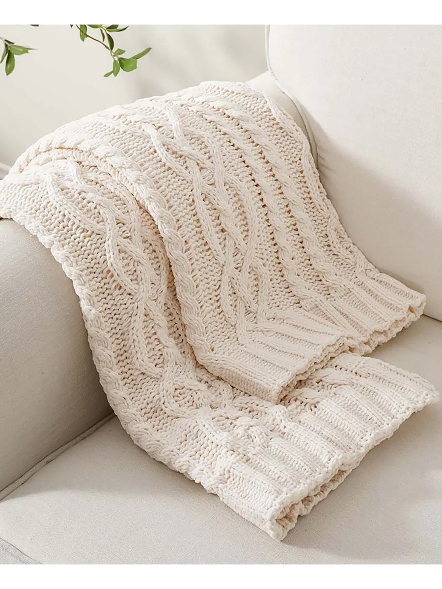 Плед Lifestyle из синели с косами, 51 x 67 дюймов Battilo — изображение 6 из 6, бежевый