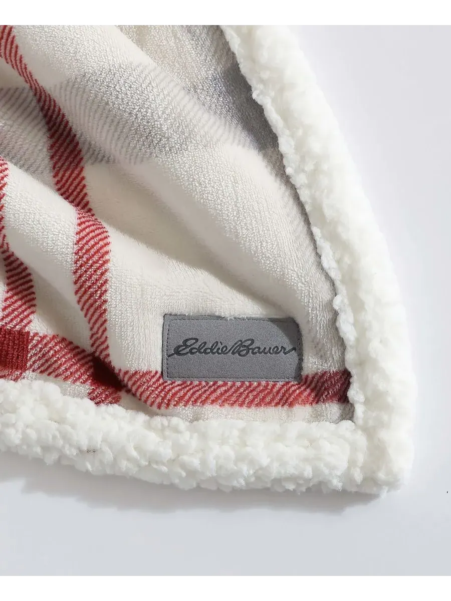 Двусторонний плед Newcastle из ультрамягкого плюшевого флиса, 152 x 127 см Eddie Bauer — изображение 2 из 6, бежевый