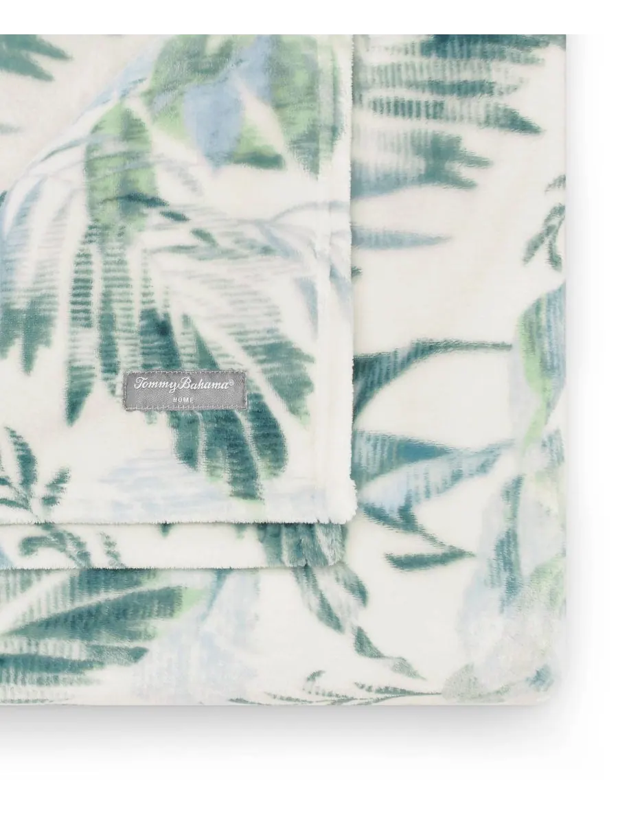 Мягкий плюшевый плед Wallpaper Leaves Castaway, 50 x 70 дюймов Tommy Bahama Home — изображение 2 из 3, бежевый