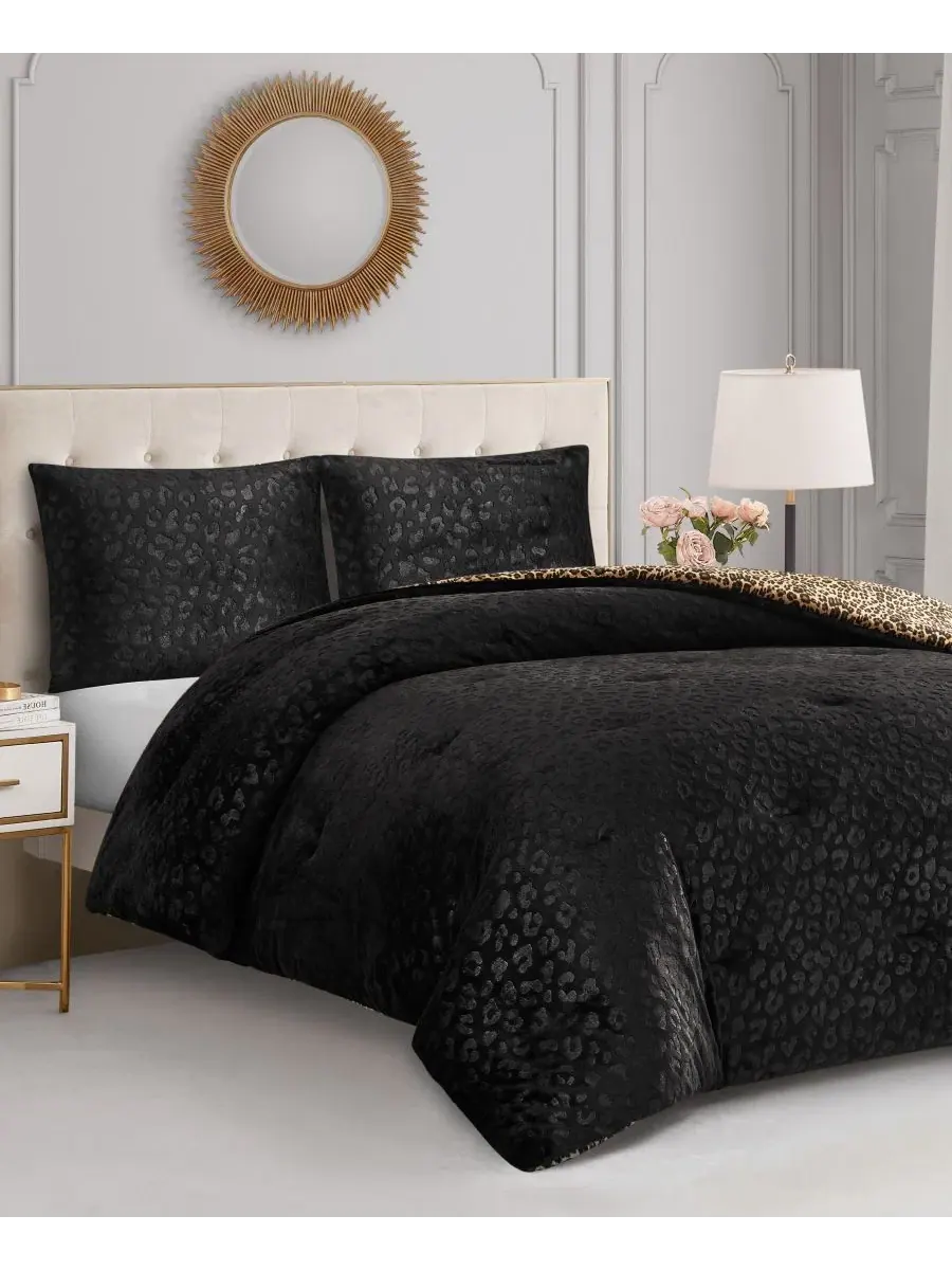 Комплект стеганого покрывала Juicy Couture, модель Embossed Leopard Reverse To Royal Leopard — изображение 2 из 7