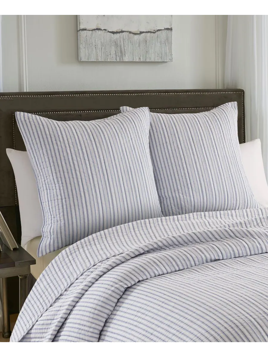 Комплект из двух наволочек Tobago Stripe, европейский стиль Levtex, Blue, European Sham Set — изображение 2 из 3, синий