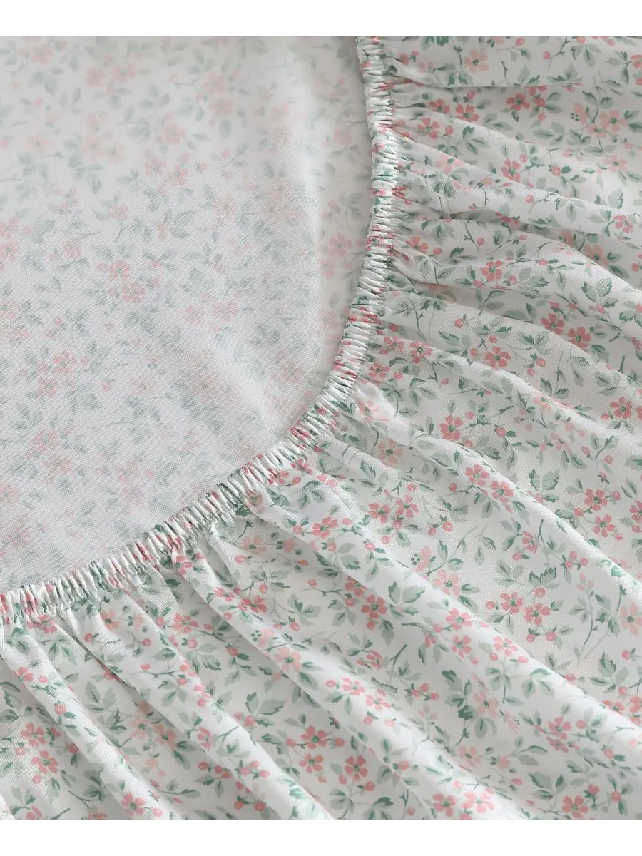 Комплект постельного белья из атласа с принтом, 4 предмета, размер Queen Laura Ashley — изображение 5 из 5, розовый