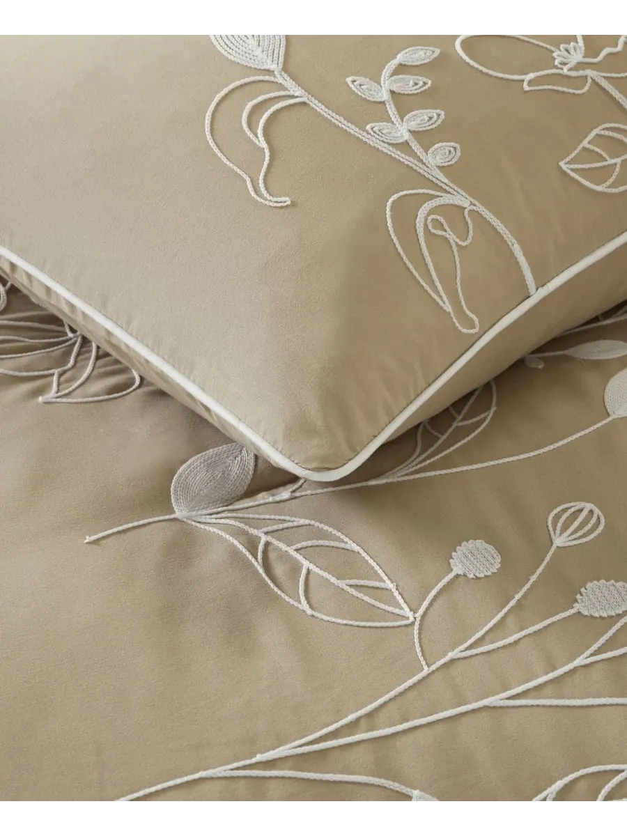 Комплект постельного белья Safina Floral из 7 предметов, размер King Stratford Park — изображение 2 из 5, тауп