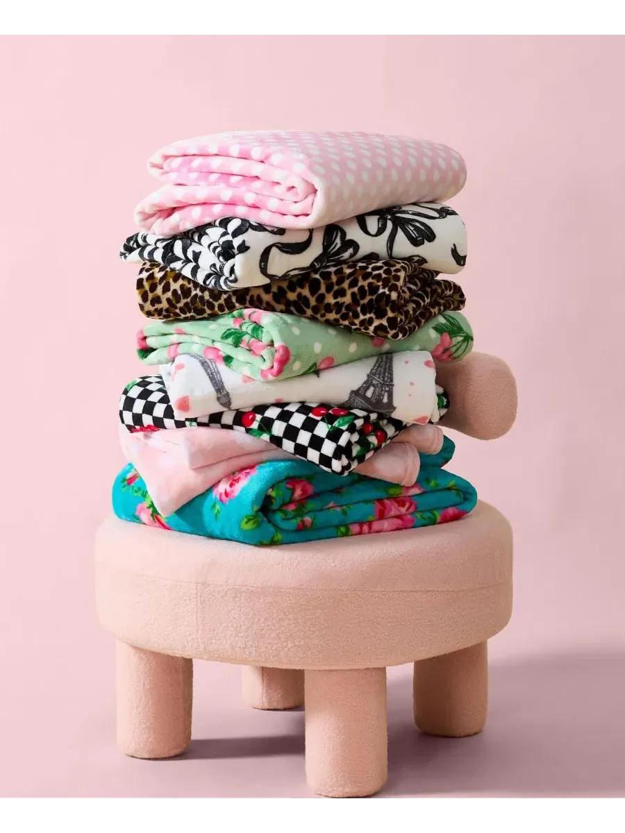 Плюшевый плед с леопардовым принтом, 178 x 127 см Betsey Johnson — изображение 5 из 5, коричневый