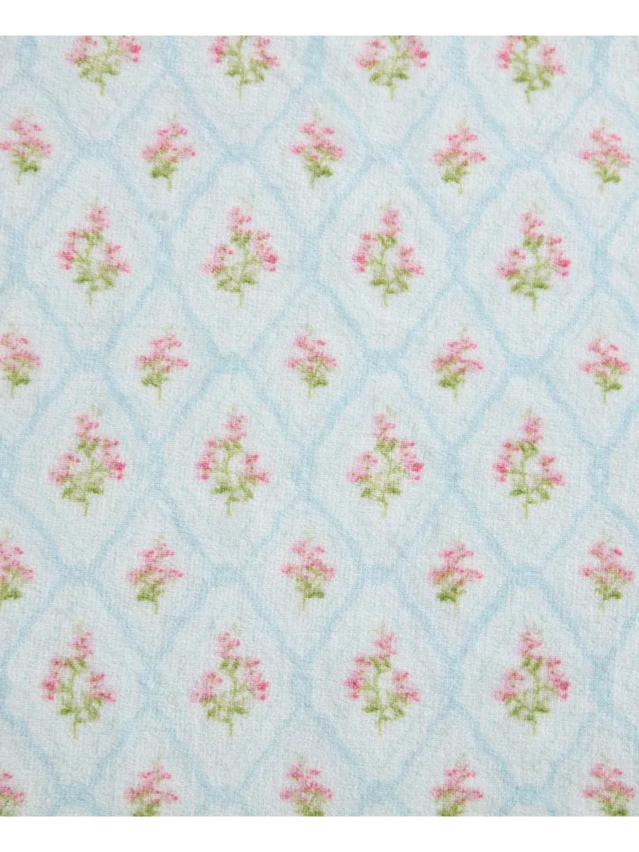 Двусторонний плюшевый плед Pinford Trellis с принтом, 178 x 127 см Laura Ashley — изображение 4 из 4, белый