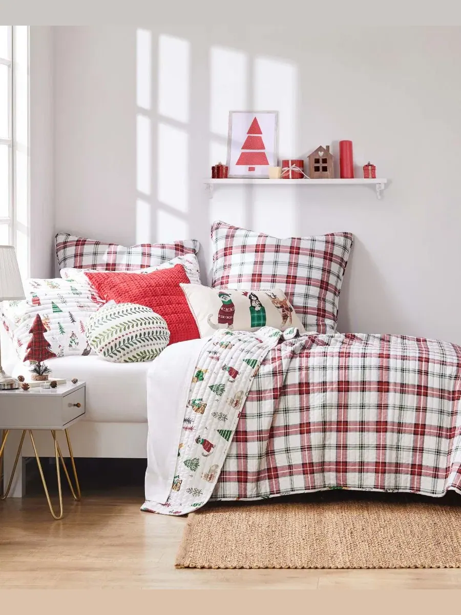 Комплект стеганого покрывала с наволочкой Meowy Christmas Reversible, Twin/Twin XL Levtex Home — изображение 4 из 7, белый