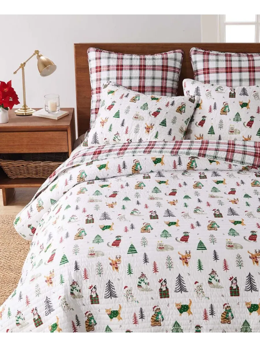 Комплект стеганого покрывала с наволочкой Meowy Christmas Reversible, Twin/Twin XL Levtex Home — изображение 6 из 7, белый