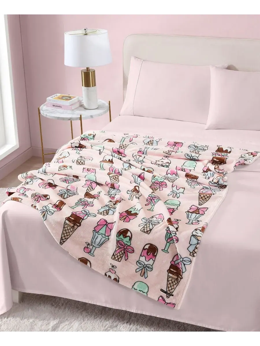 Мягкий плед Coquette с принтом «Мороженое», 178 x 127 см Betsey Johnson — изображение 5 из 5, розовый