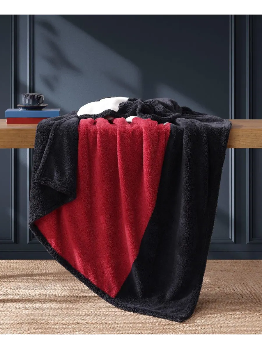 Плед Iconic Flag Sherpa, 70 x 50 дюймов Tommy Hilfiger — изображение 3 из 6, мульти