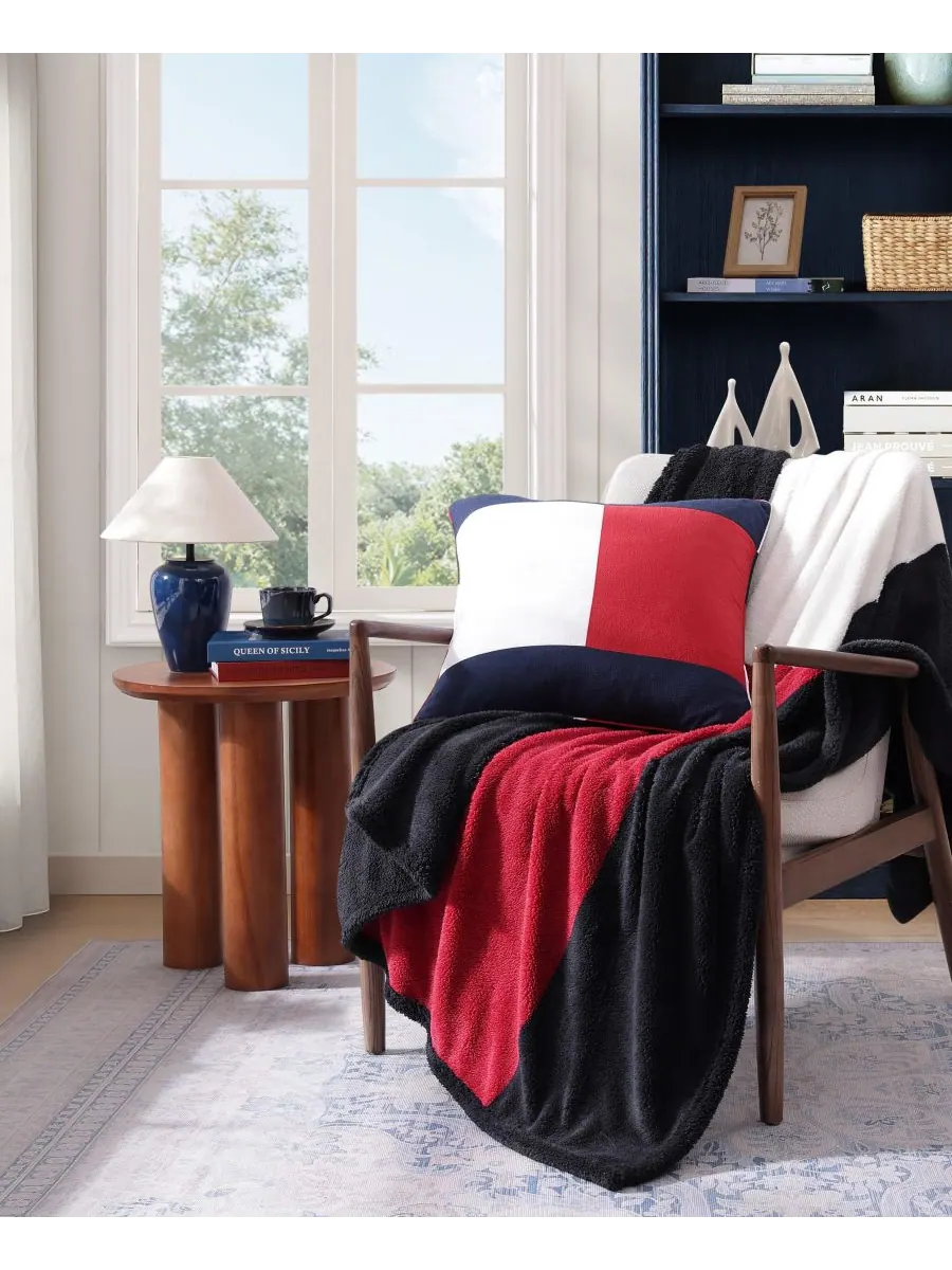 Плед Iconic Flag Sherpa, 70 x 50 дюймов Tommy Hilfiger — изображение 4 из 6, мульти