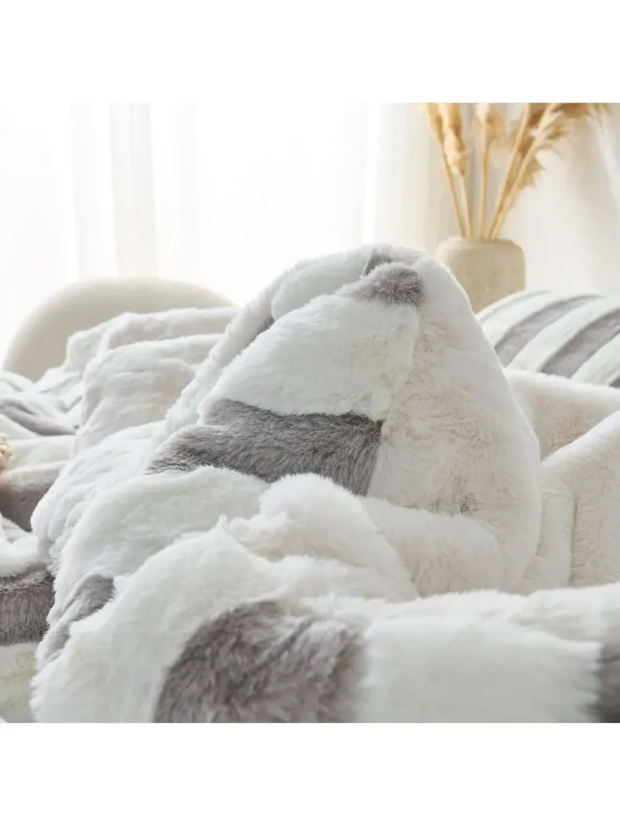 Комплект постельного белья Chunky Bunny Freezin Waters увеличенного размера Coma Inducer — изображение 4 из 4, серый
