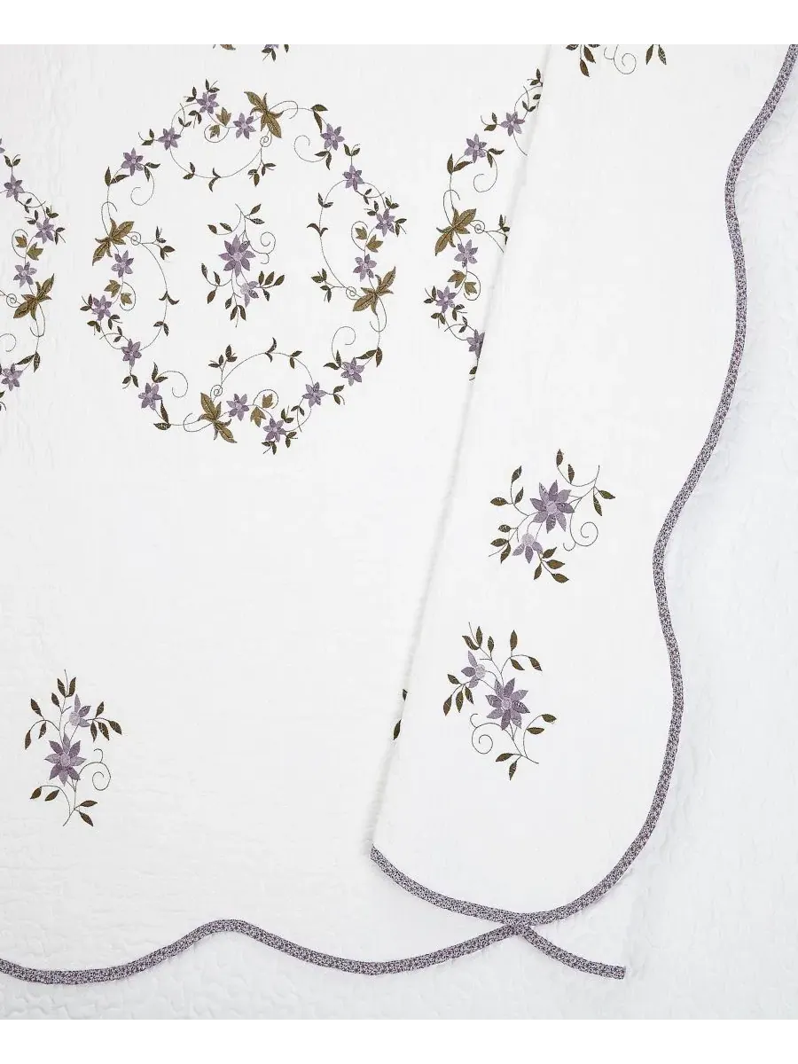 Комплект стеганого покрывала Gwen Floral Embroidered 3-Piece Modern Heirloom — изображение 4 из 4, белый