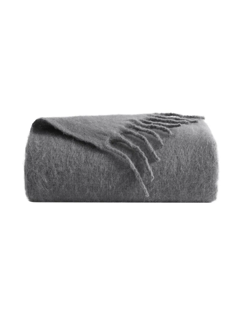 Плед из искусственного мохера, 70 x 50 дюймов Kenneth Cole New York — изображение 5 из 6, темный серый