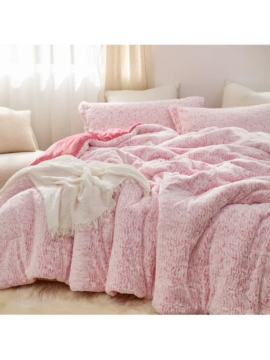 Комплект стеганого одеяла с плюшем Shortcake Strawberry Pink Coma Inducer — изображение 2 из 4, розовый