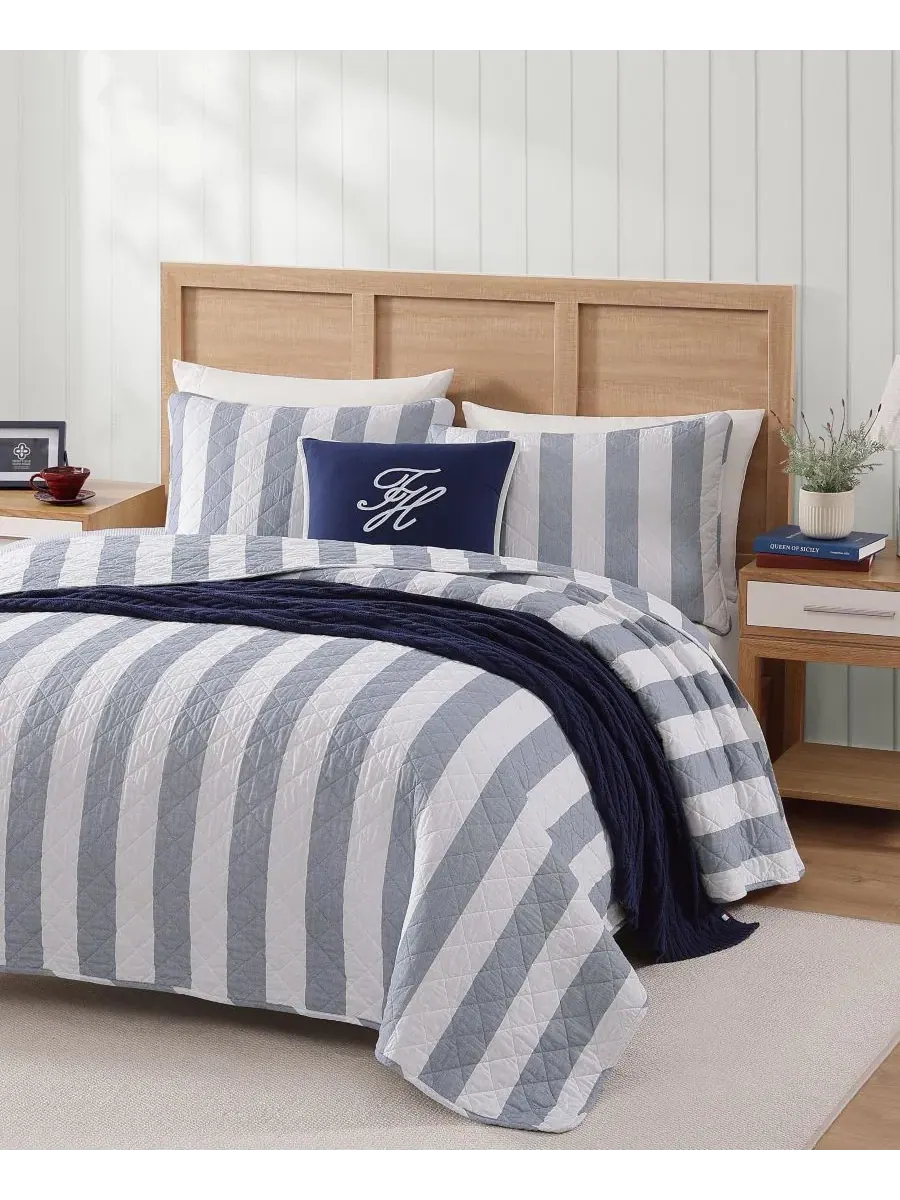 Комплект стеганого покрывала Capri Stripe из хлопка Tommy Hilfiger — изображение 2 из 7, белый синий