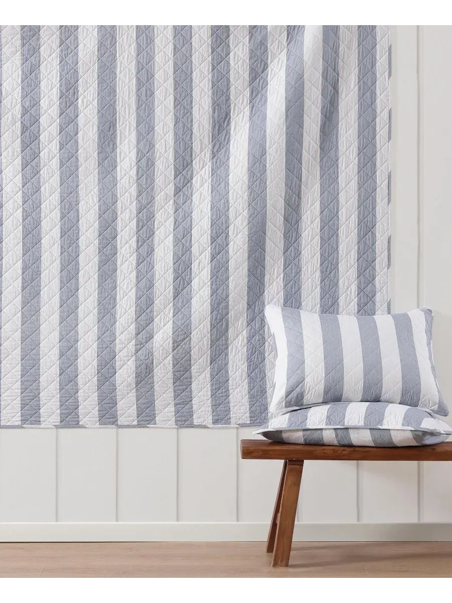 Комплект стеганого покрывала Capri Stripe из хлопка Tommy Hilfiger — изображение 7 из 7, белый синий