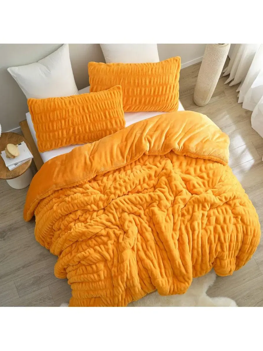 Одеяло-комфортер из искусственного меха Wrinkle Rolls Chunky Bunny Coma Inducer, Cheddar Cheese