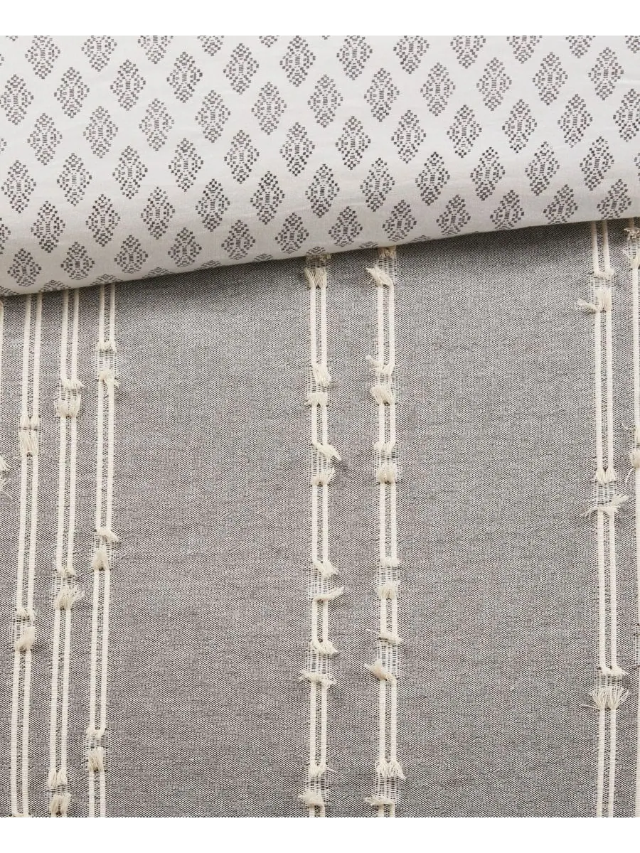 Комплект постельного белья Kara Jacquard из 3 предметов, размер Full/Queen INK+IVY — изображение 6 из 8, серый