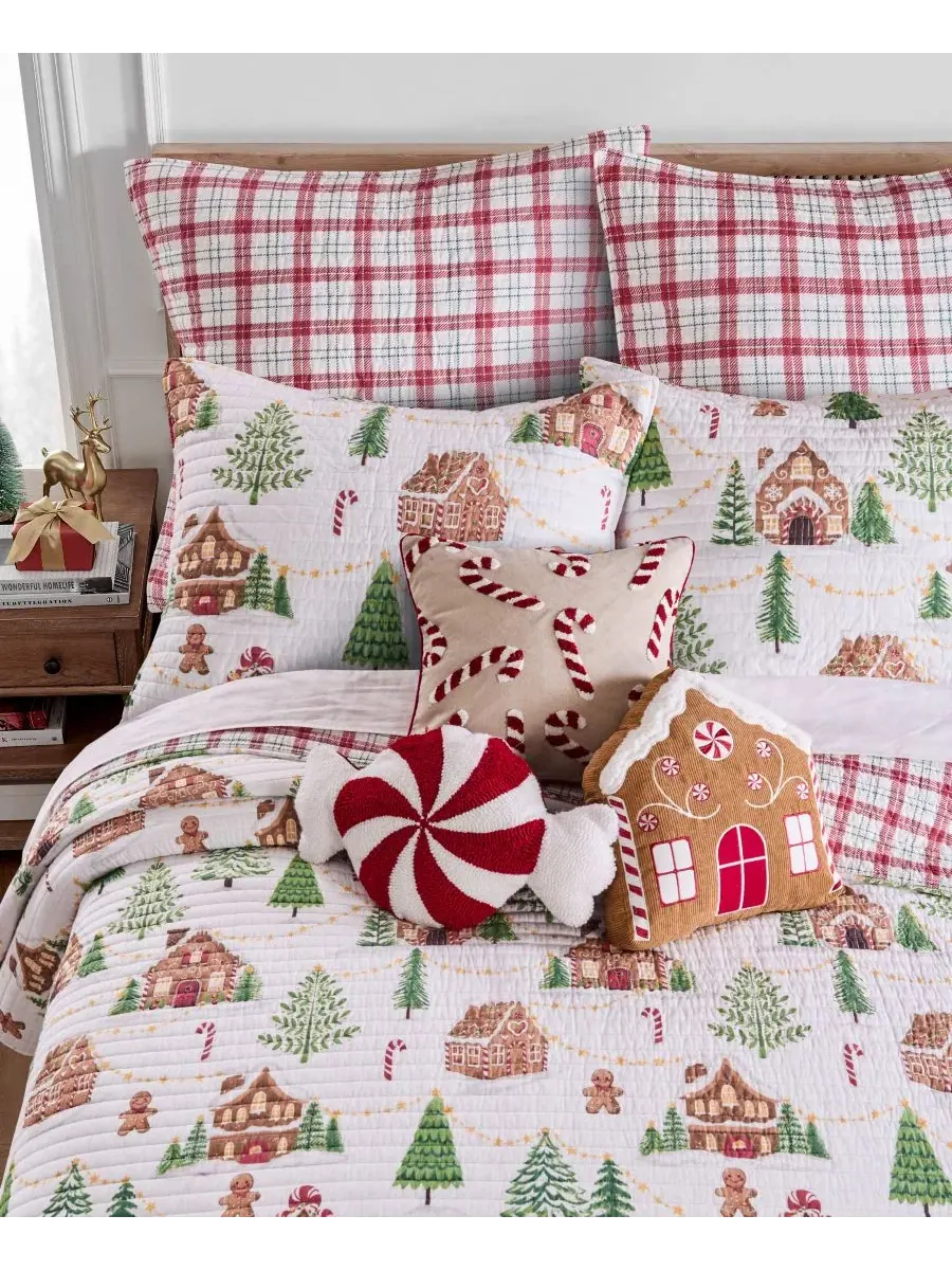 Наволочка Gingerbread Village, 2 шт., стандарт Levtex Home — изображение 3 из 4, бежевый