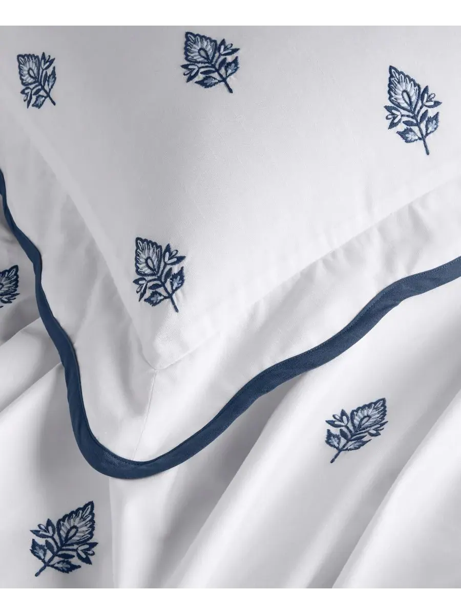 Комплект постельного белья Irving Embroidery из 3 предметов, размер Full/Queen Charter Club — изображение 4 из 10, синий