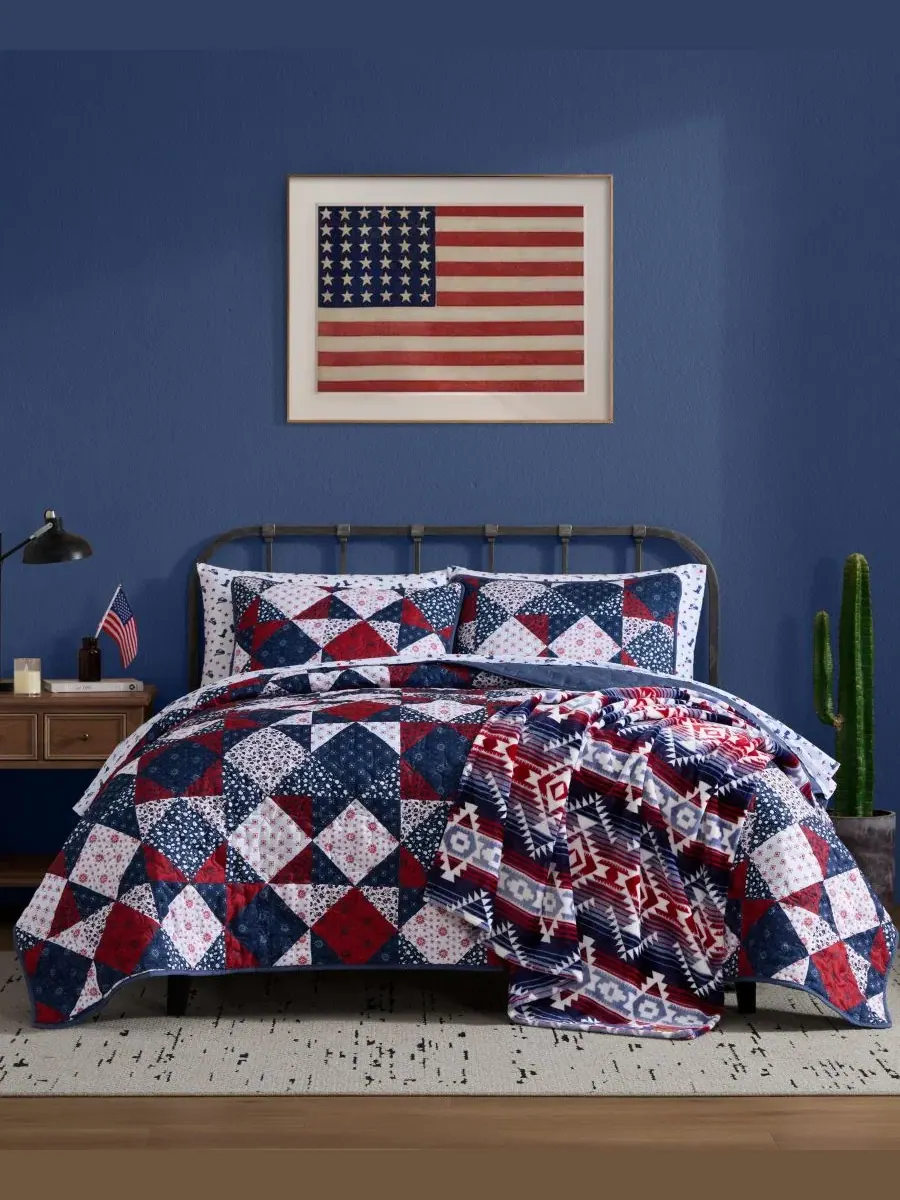 Плед из плюша с принтом "Джерико", 178 x 127 см Wrangler — изображение 2 из 5, красный белый синий