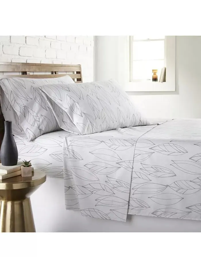 Ультрамягкие комплекты простыней Modern Foliage из 4 предметов Southshore Fine Linens — изображение 2 из 2, белый
