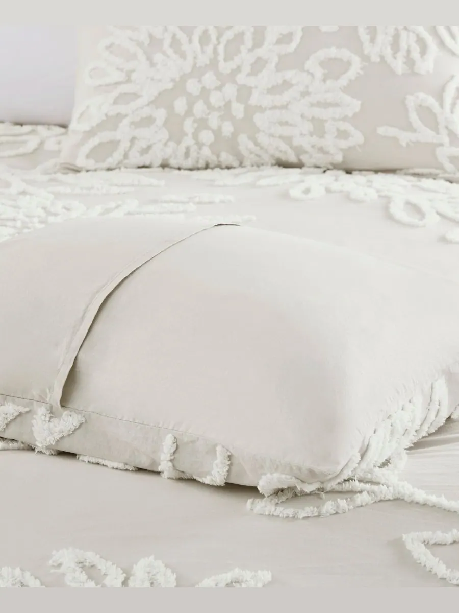 Комплект постельного белья Veronica Floral Tufted из 3 предметов, размер King/California King — изображение 7 из 10, белый