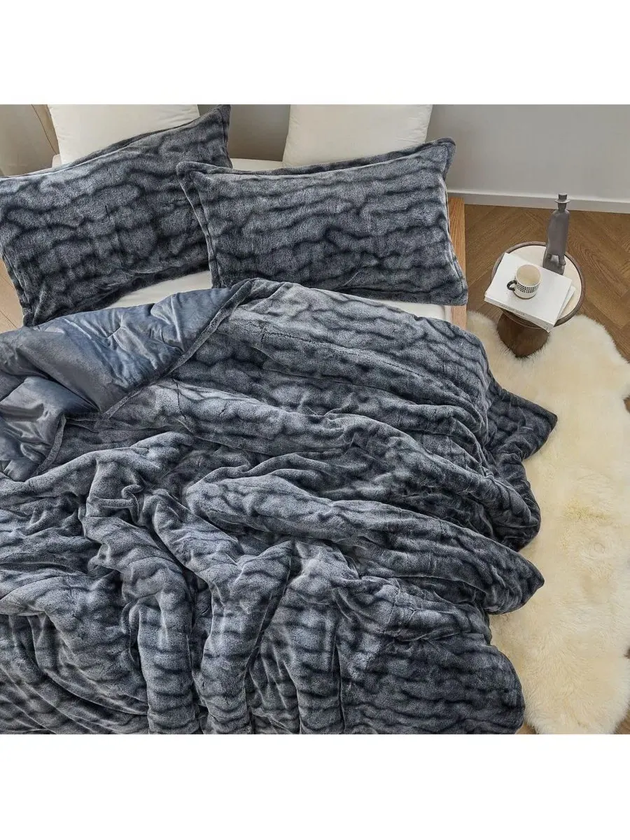 Комплект одеял Oceans Oversized Comforter Set Coma Inducer — изображение 3 из 4, темно-синий