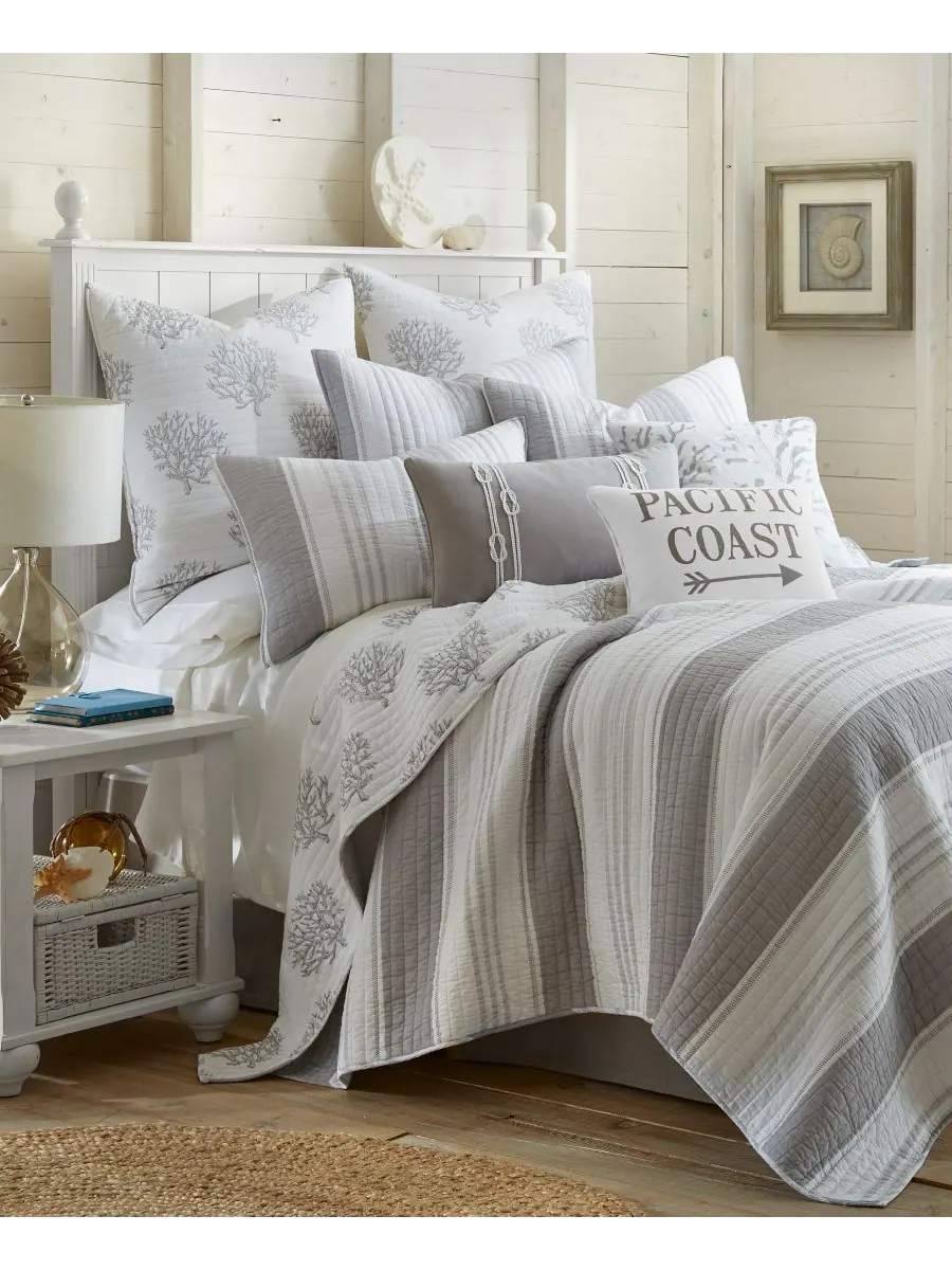 Комплект из двух подушек Nantucket, европейский стиль Levtex — изображение 3 из 3, серый