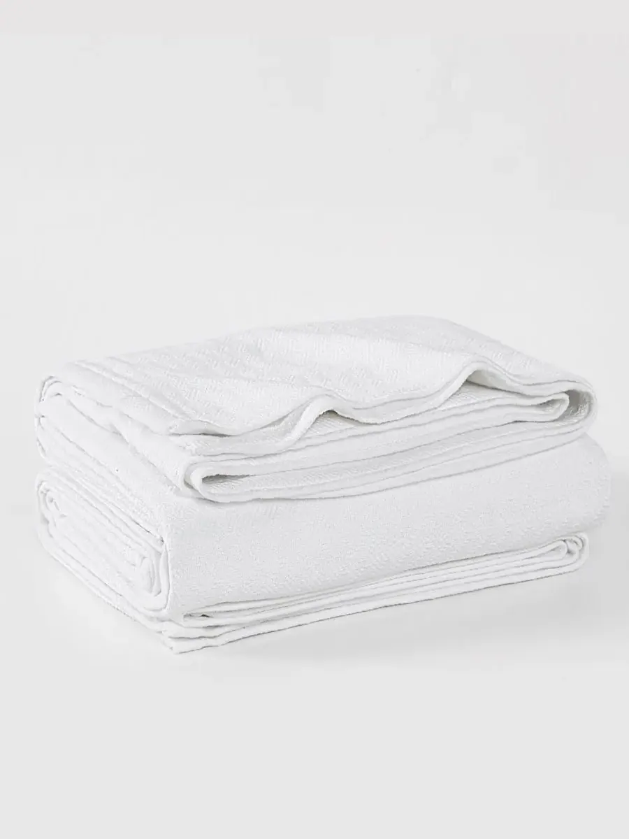 Классический хлопковый плед, 127 x 152 см Vince Camuto — изображение 3 из 4, белый