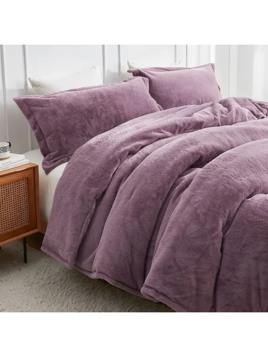 Комплект oversize-одеяла с подушками Softer than Soft Coma Inducer — изображение 3 из 6, фиолетовый