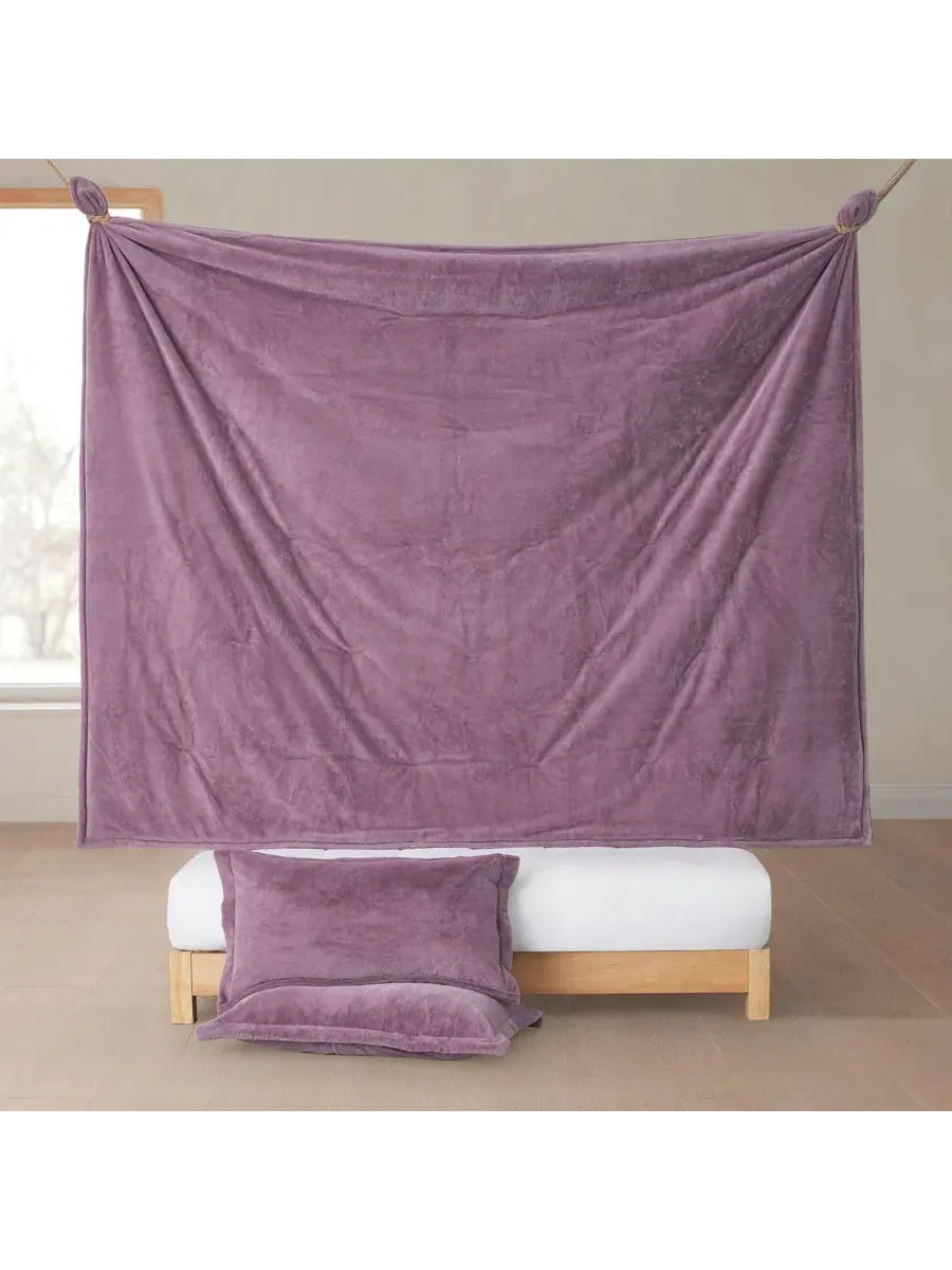Комплект oversize-одеяла с подушками Softer than Soft Coma Inducer — изображение 4 из 6, фиолетовый