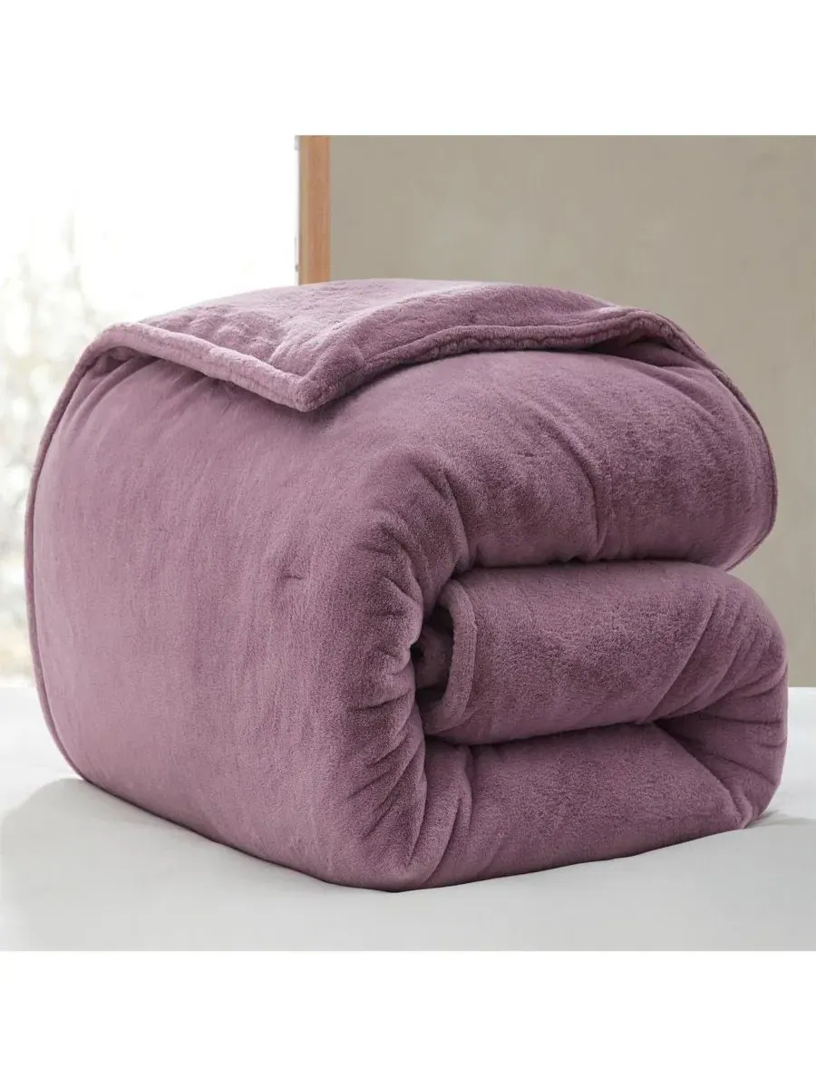 Комплект oversize-одеяла с подушками Softer than Soft Coma Inducer — изображение 5 из 6, фиолетовый