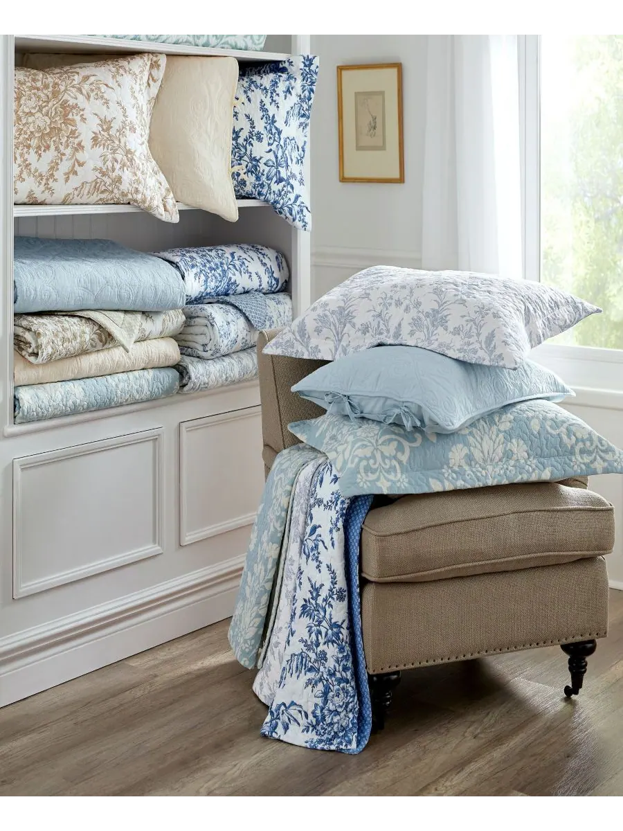 Комплект из трех двусторонних стеганых одеял flora cotton, размер full/queen. Laura Ashley — изображение 9 из 9, синий