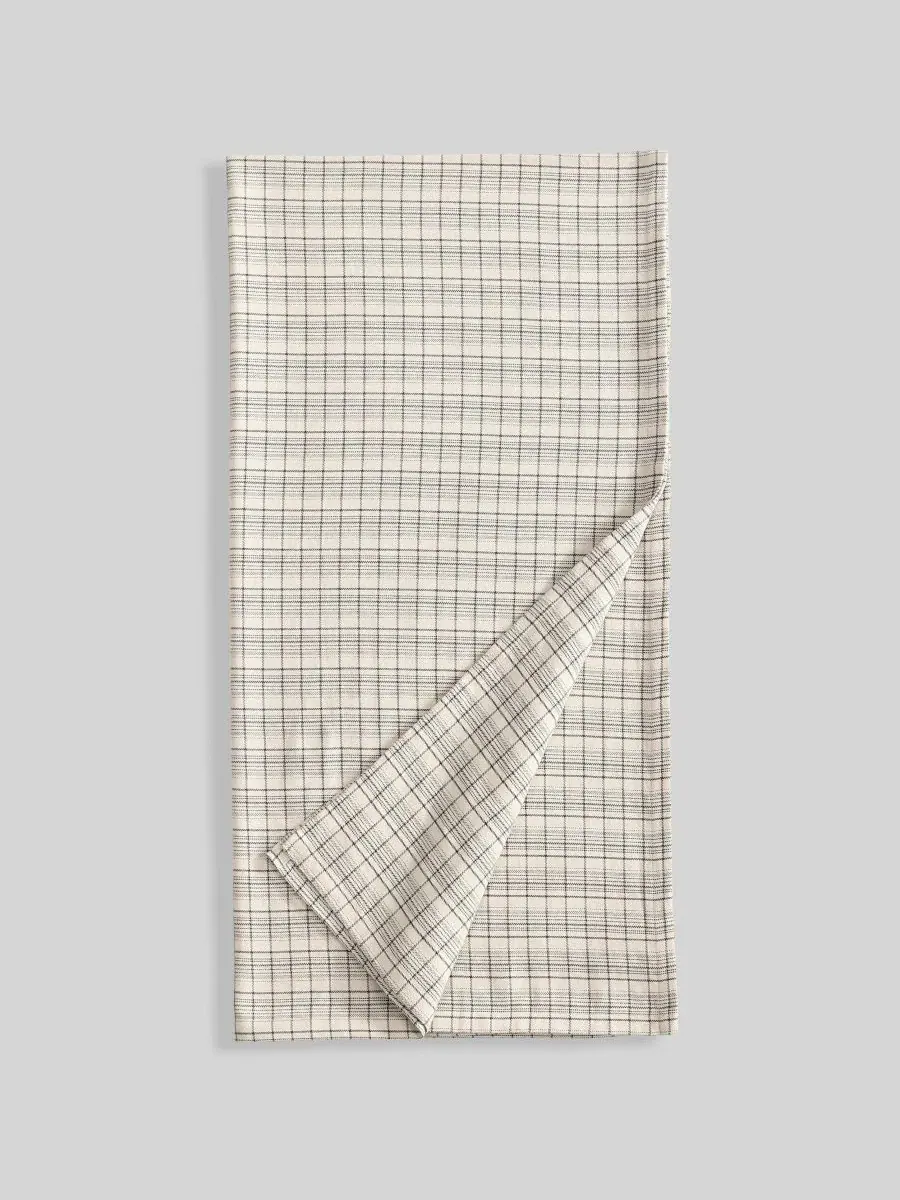 Плед из хлопка с пледовым рисунком, 229 x 229 см Calvin Klein — изображение 2 из 6, черный бежевый