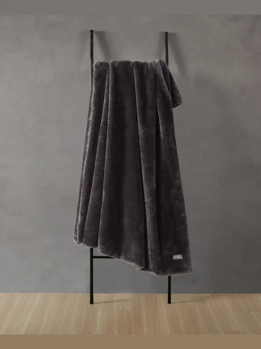 Плед из плотной ткани, 60 x 50 дюймов Kenneth Cole New York — изображение 3 из 7, коричневый