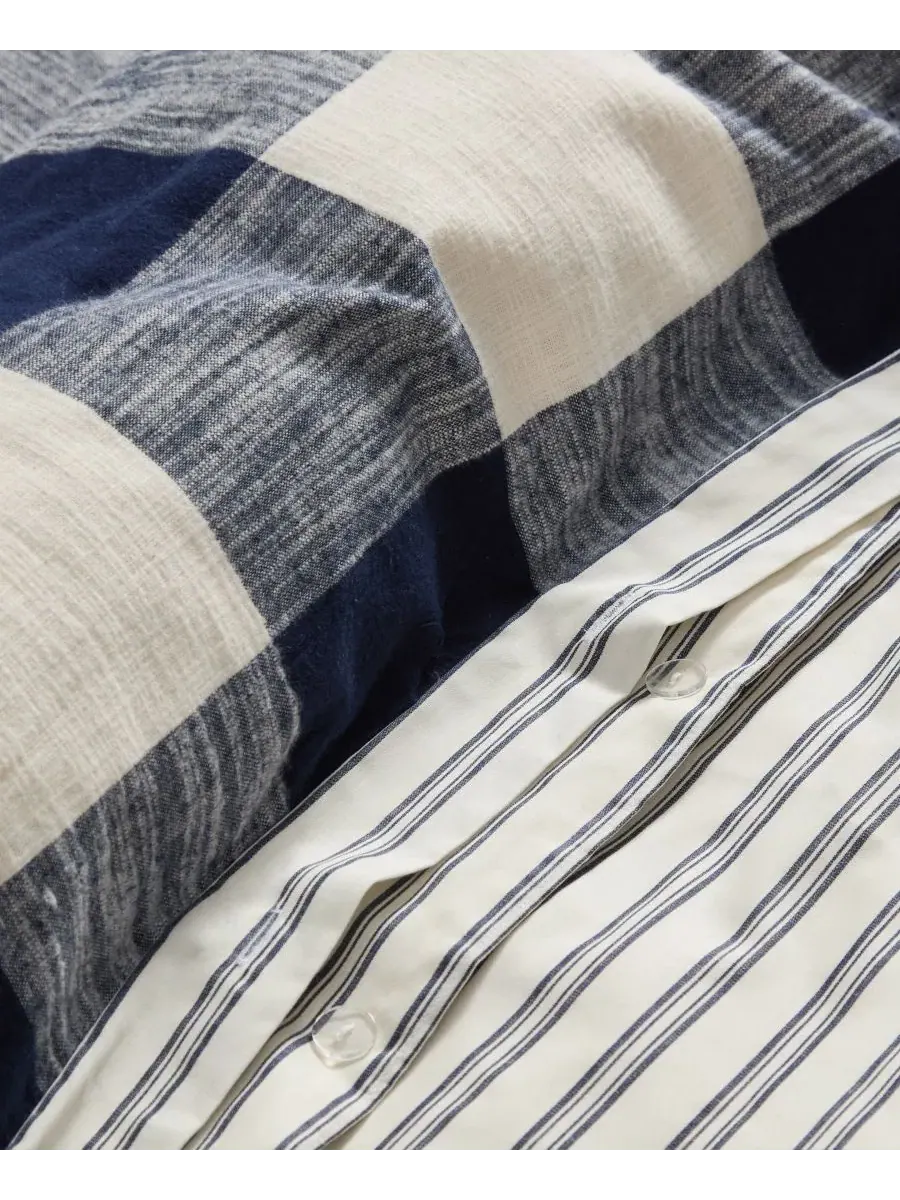 Комплект стеганого пододеяльника Highland Plaid Woven, 3 предмета, King/California King Levtex Home — изображение 6 из 7