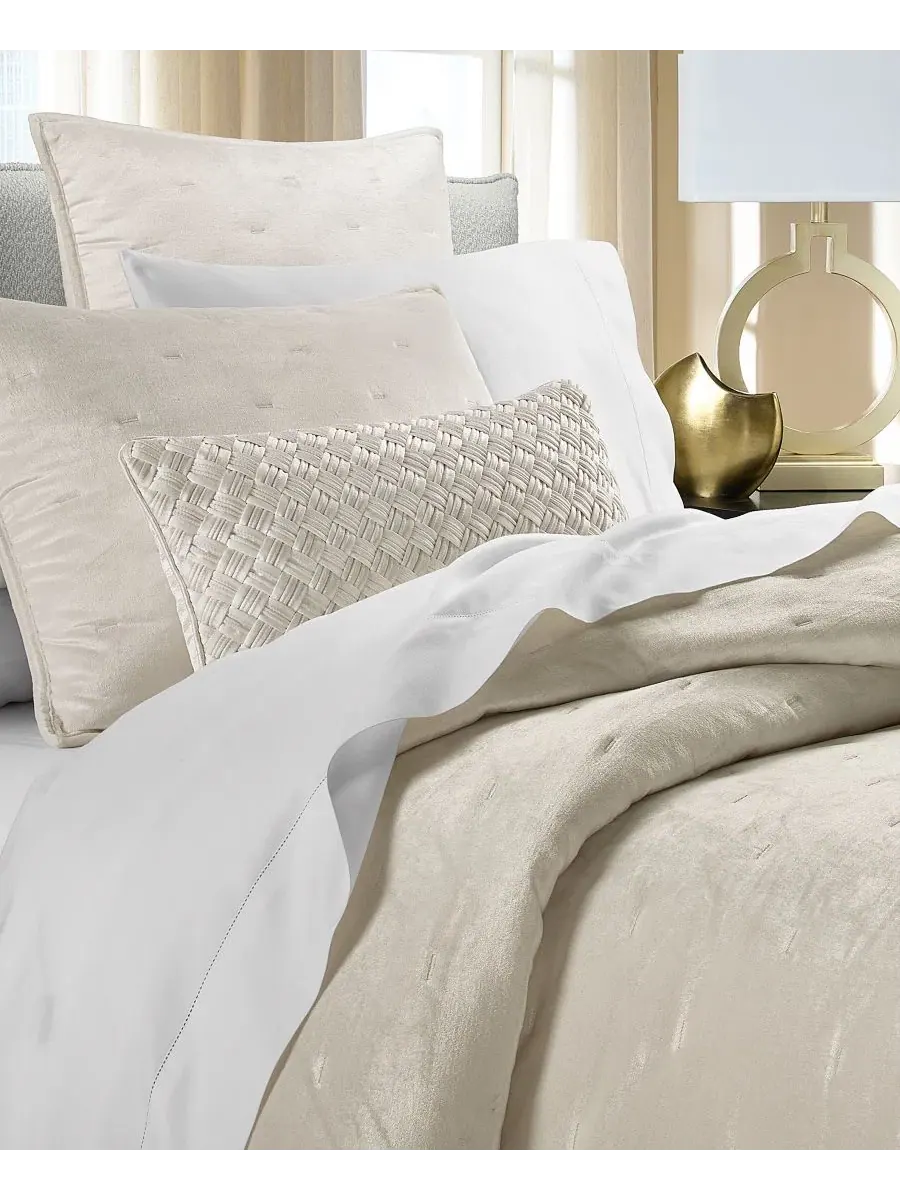 Покрывало-комплект Velvet Plush 3-Piece Coverlet Set, King Hotel Collection — изображение 2 из 7, белый