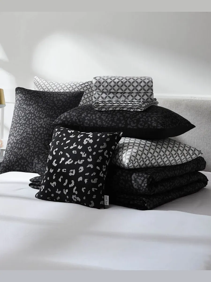 Комплект постельного белья Leopard Bed in a Bag, 8 предметов, Queen Nine West — изображение 7 из 9, черный
