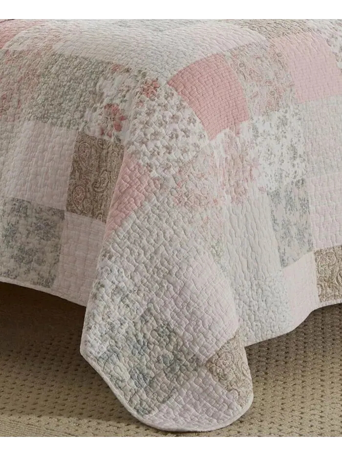 Наборы лоскутных одеял Celina в стиле пэчворк Laura Ashley — изображение 4 из 4, розовый