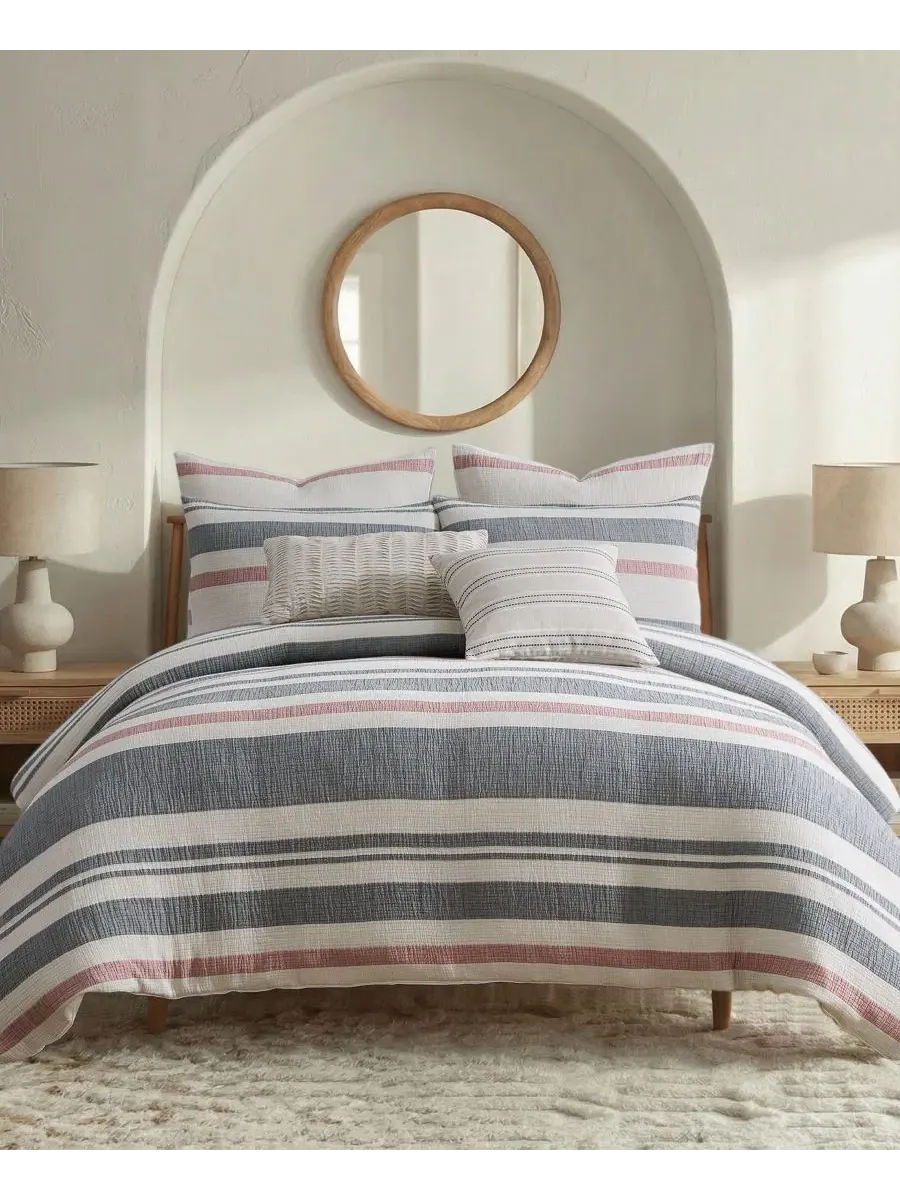 Комплект стеганого одеяла Pierre Textured 3-Piece Comforter Set Levtex Home