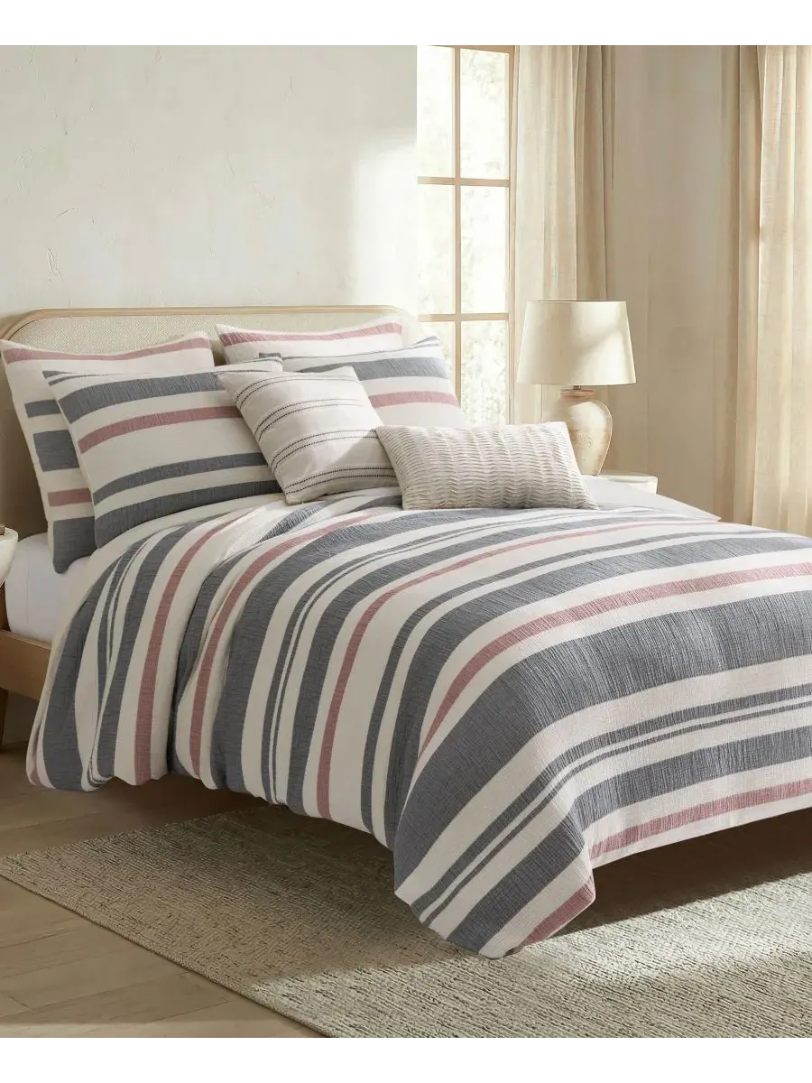 Комплект стеганого одеяла Pierre Textured 3-Piece Comforter Set Levtex Home — изображение 3 из 5, серый