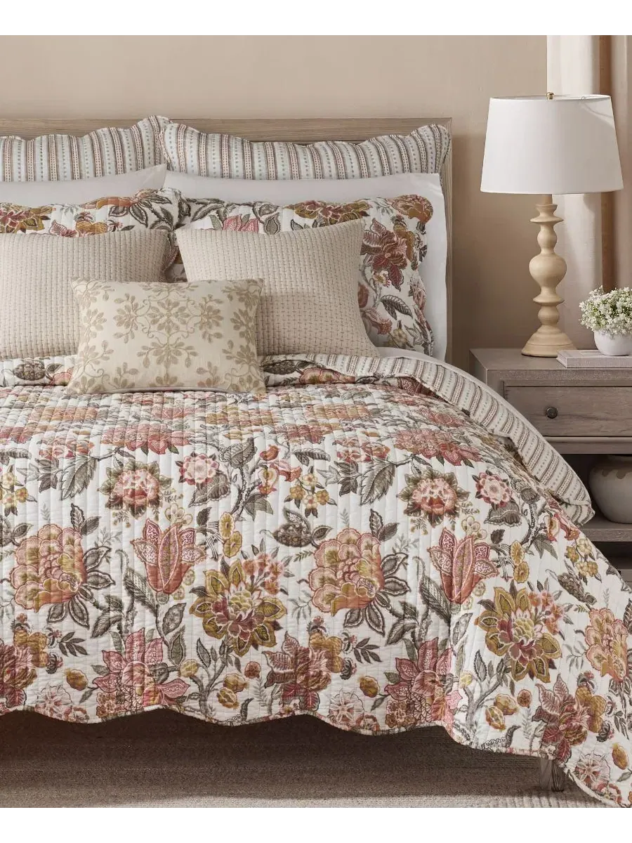Комплект стеганого покрывала Blair Reversible, 3 предмета, King/California King Levtex Home — изображение 4 из 5, красный