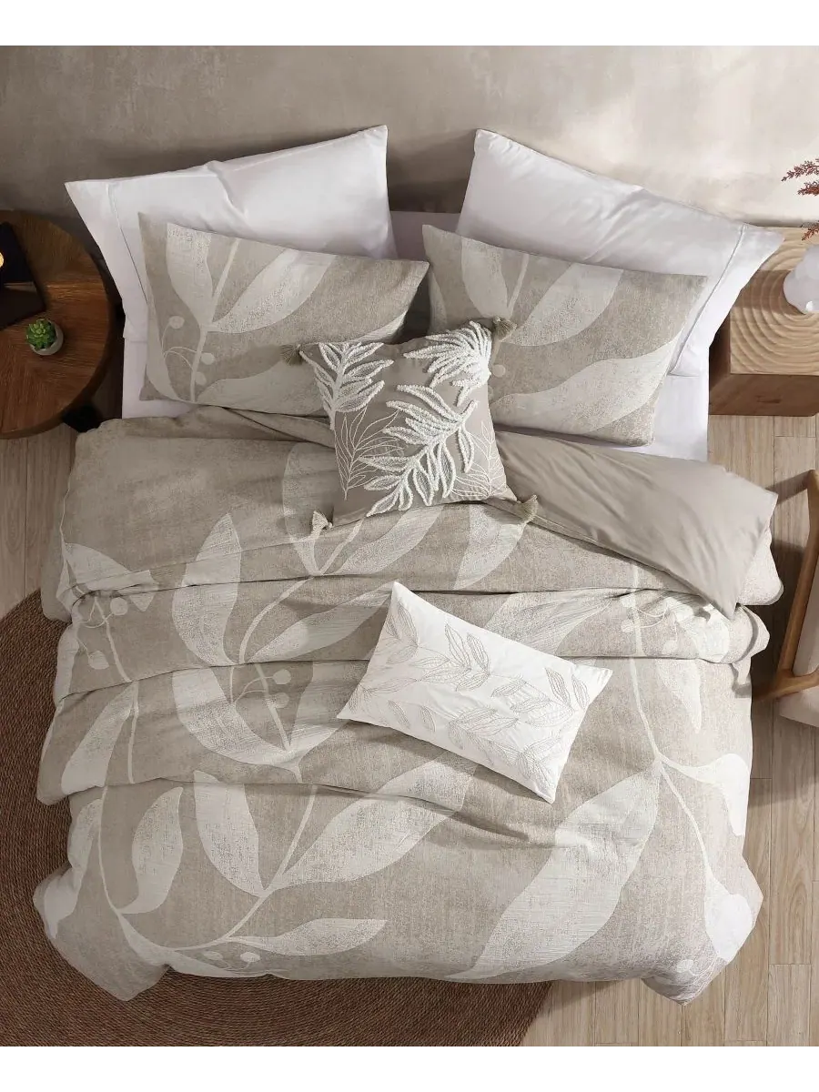Комплект постельного белья Dala Jacquard, 5 предметов, Queen Riverbrook Home — изображение 5 из 9, пшеница