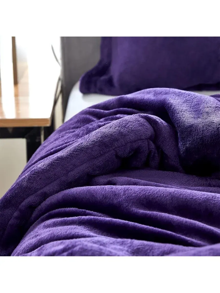 Комплект стеганого одеяла из кораллового флиса, 280 г/м² Coma Inducer — изображение 6 из 7, фиолетовый
