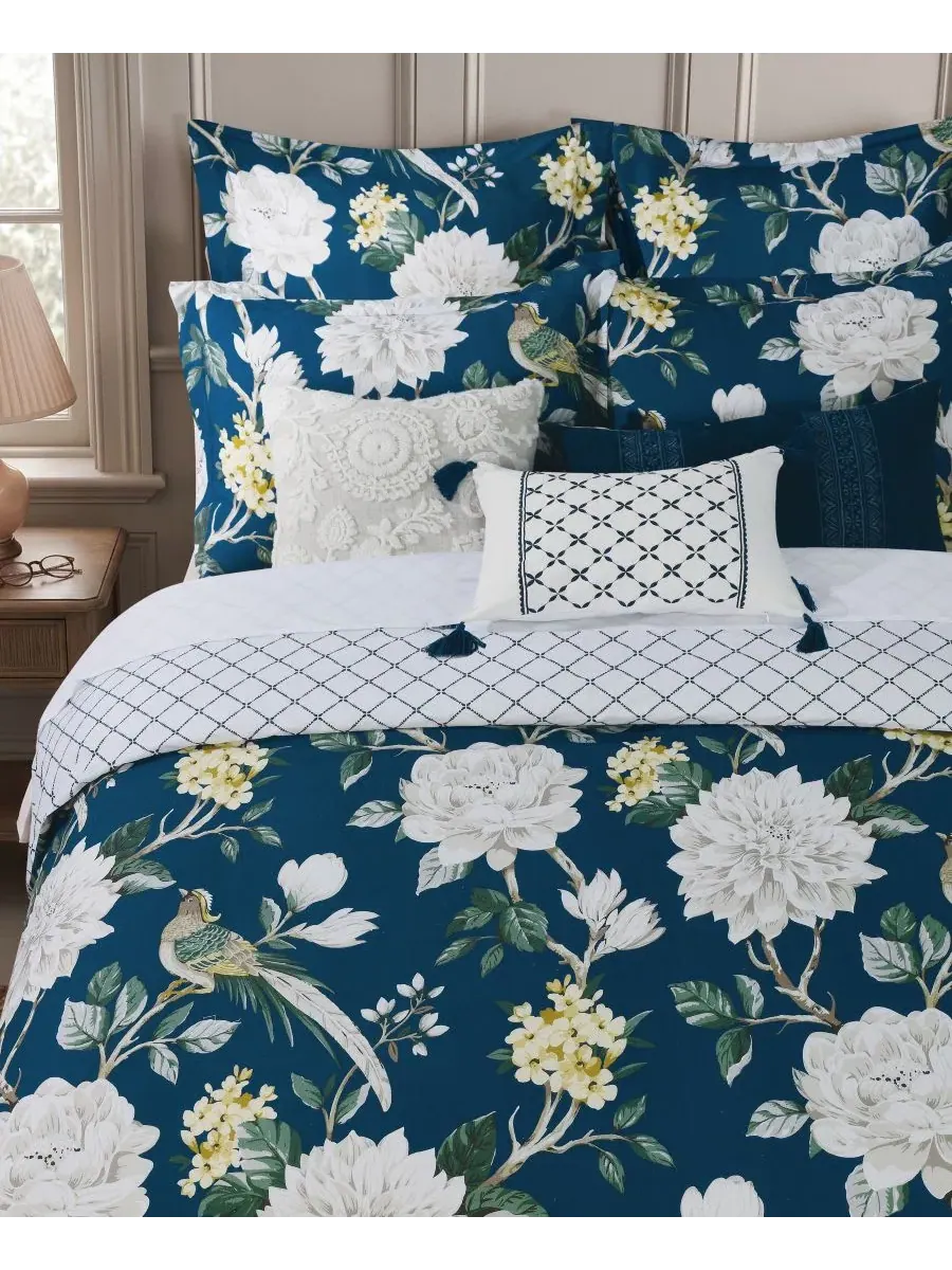 Комплект стеганого одеяла с подушками Belvedere Navy, King/California King Levtex Home — изображение 5 из 5, темно-синий
