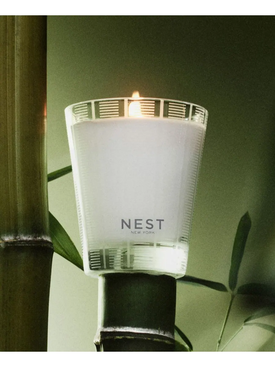 NEST New York Классическая бамбуковая свеча, 8,1 унции — изображение 3 из 5, бежевый